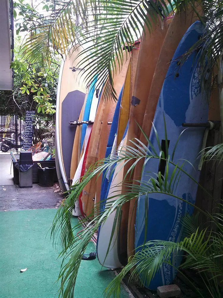 Polynesian Hostel Beach Club Honolulu